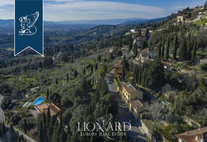 Image No.4-8 Bed Villa for sale