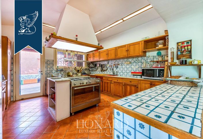 Image No.19-6 Bed Villa for sale