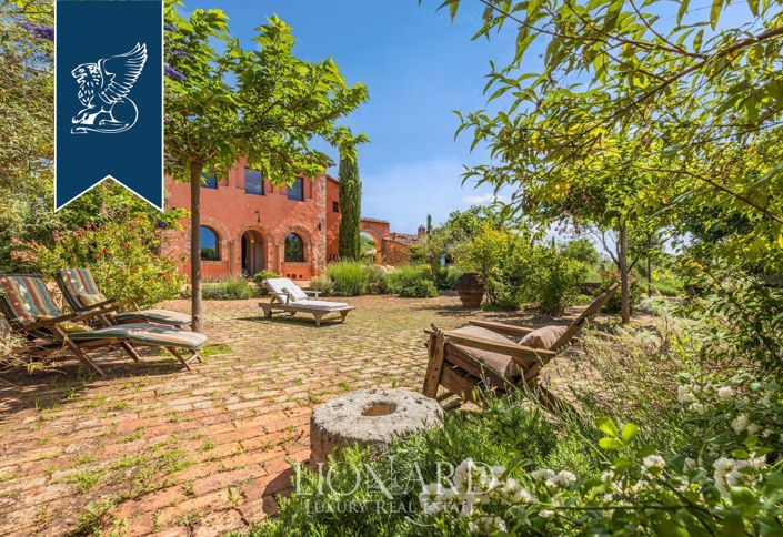 Image No.14-6 Bed Country House for sale