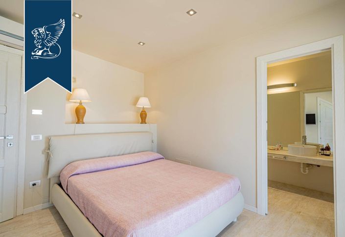 Image No.41-5 Bed Villa for sale