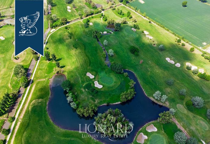 Image No.14-20 Bed Villa for sale