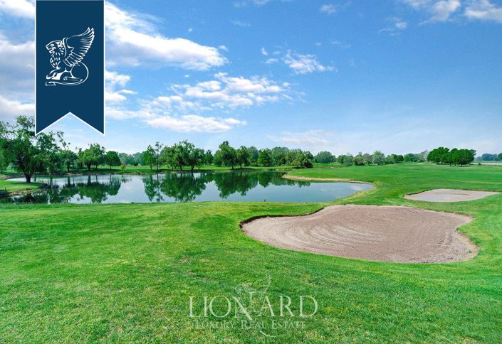 Image No.18-20 Bed Villa for sale