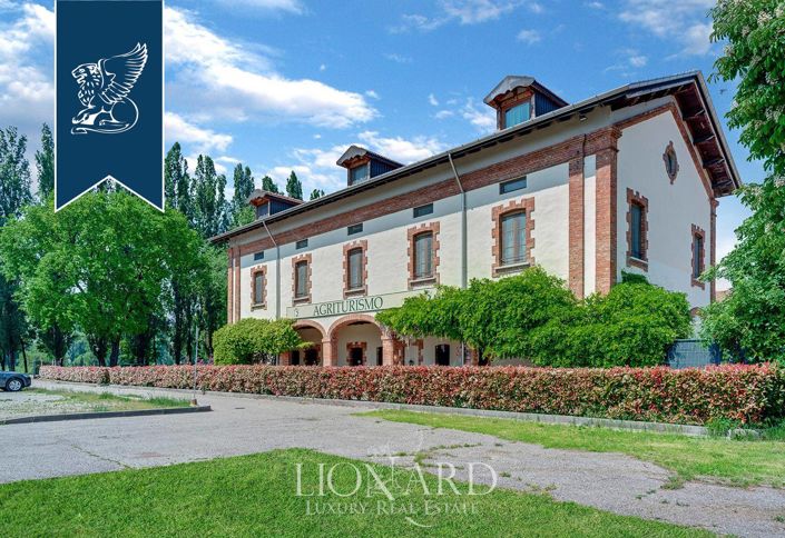 Image No.24-20 Bed Villa for sale