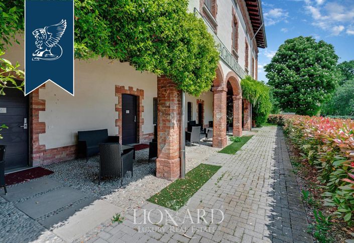 Image No.27-20 Bed Villa for sale