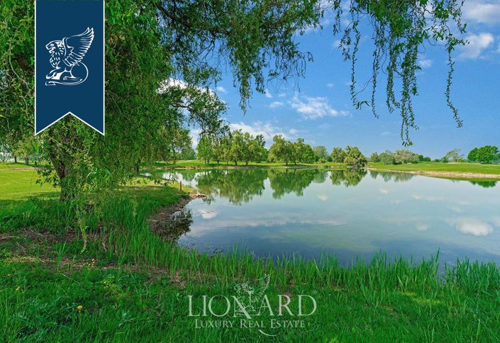 Image No.39-20 Bed Villa for sale