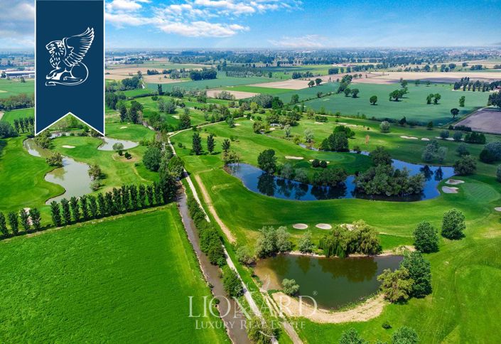 Image No.4-20 Bed Villa for sale