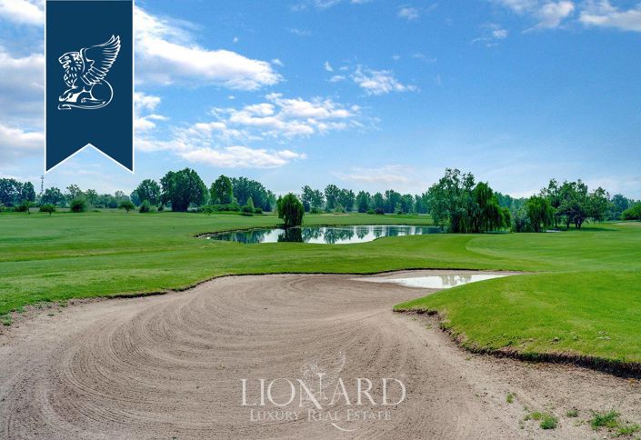 Image No.40-20 Bed Villa for sale