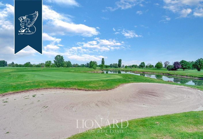 Image No.41-20 Bed Villa for sale