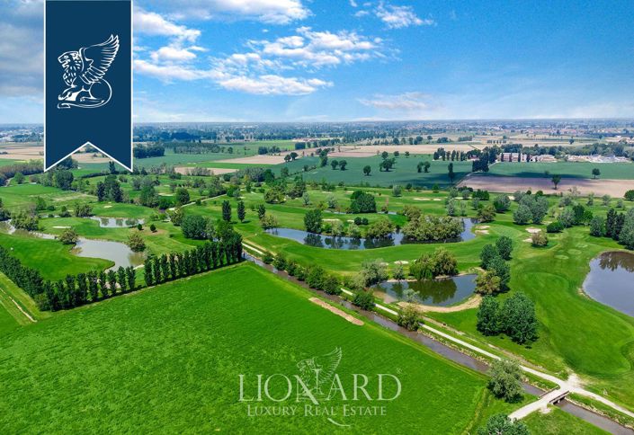 Image No.5-20 Bed Villa for sale