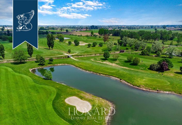 Image No.6-20 Bed Villa for sale