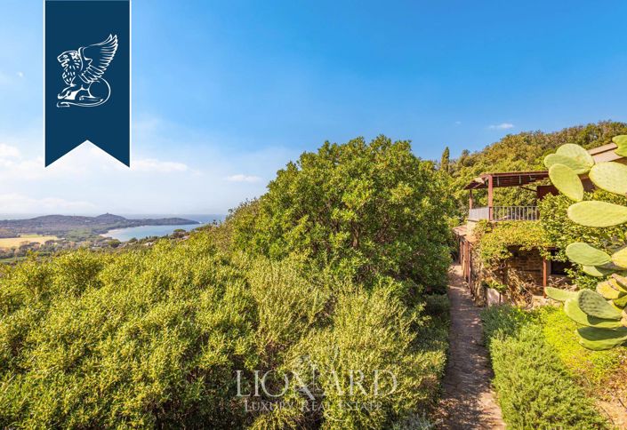 Image No.10-14 Bed Villa for sale