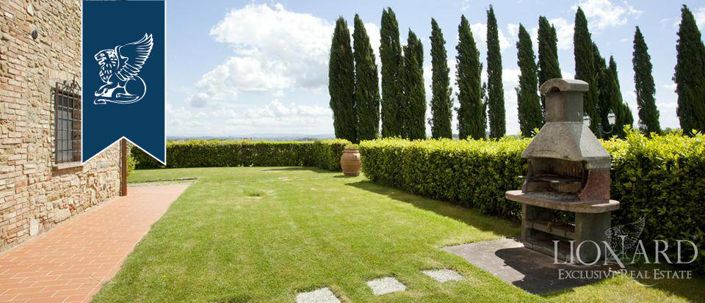 Image No.17-12 Bed Farmhouse for sale