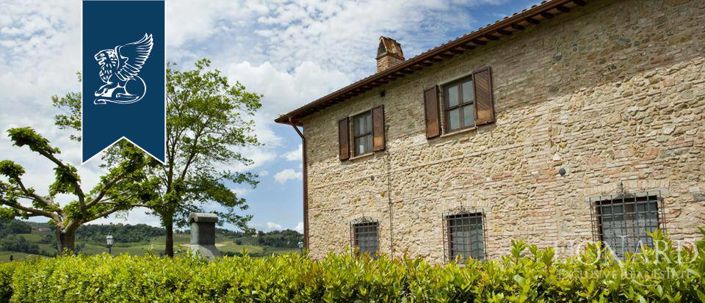 Image No.25-12 Bed Farmhouse for sale