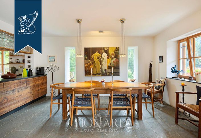 Image No.10-5 Bed Villa for sale