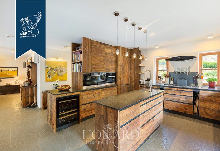 Image No.9-5 Bed Villa for sale