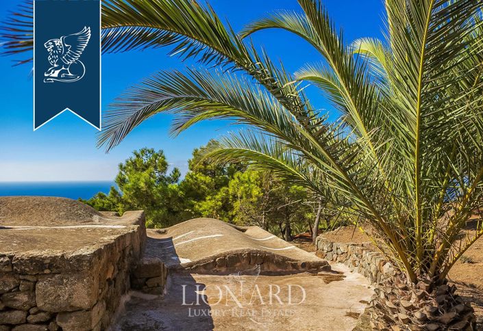 Image No.12-14 Bed Farmhouse for sale