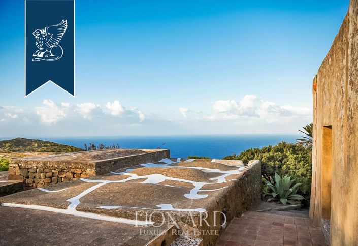 Image No.13-14 Bed Farmhouse for sale