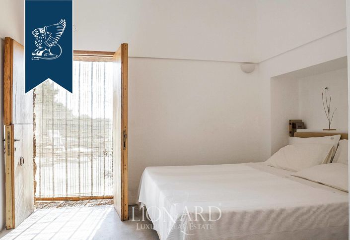 Image No.17-14 Bed Farmhouse for sale