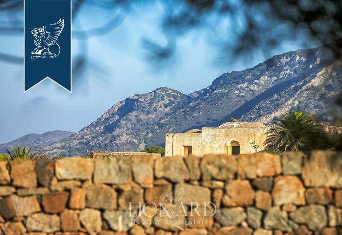 Image No.2-14 Bed Farmhouse for sale