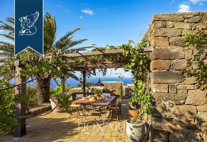 Image No.7-14 Bed Farmhouse for sale