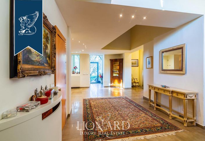 Image No.20-6 Bed Villa for sale