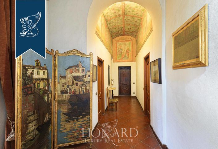 Image No.35-10 Bed Property for sale