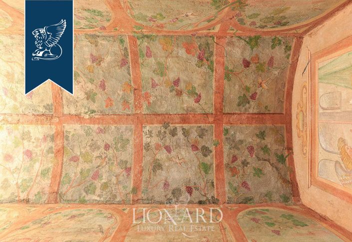 Image No.38-10 Bed Property for sale