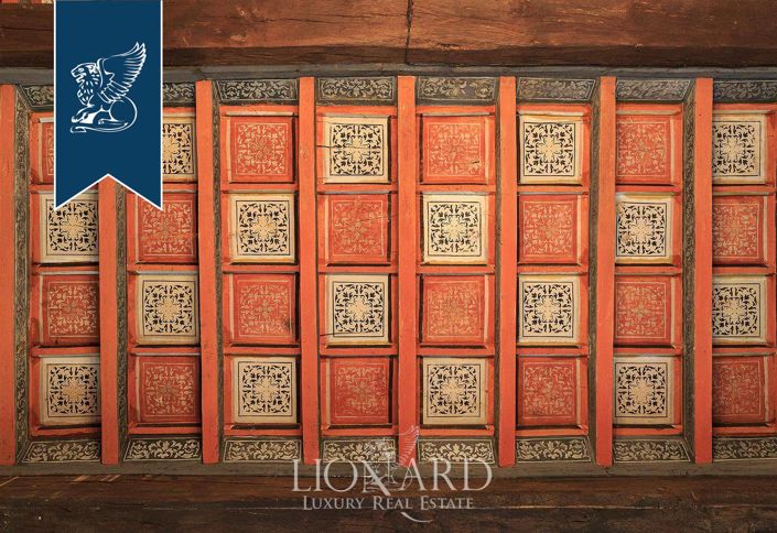 Image No.42-10 Bed Property for sale