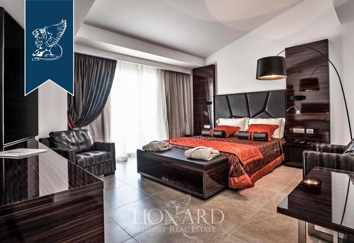 Image No.33-92 Bed Hotel for sale