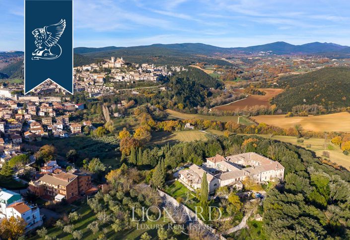 Image No.40-10 Bed Villa for sale