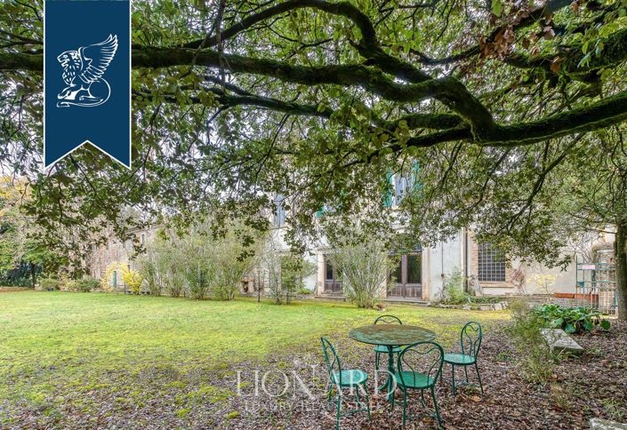 Image No.9-10 Bed Villa for sale