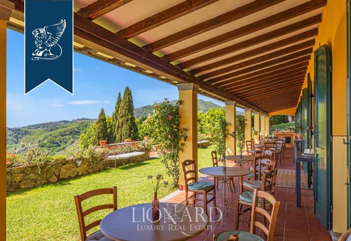 Image No.18-12 Bed Villa for sale