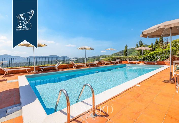 Image No.6-12 Bed Villa for sale