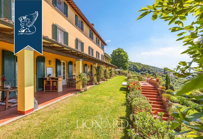 Image No.8-12 Bed Villa for sale