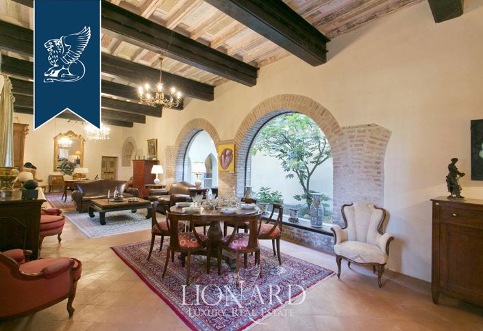 Image No.34-30 Bed Villa for sale