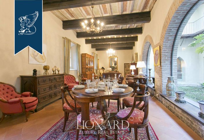 Image No.35-30 Bed Villa for sale