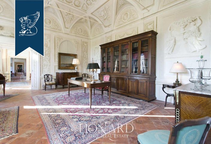 Image No.43-30 Bed Villa for sale