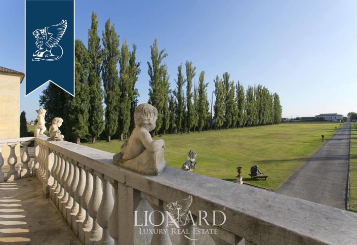 Image No.49-30 Bed Villa for sale