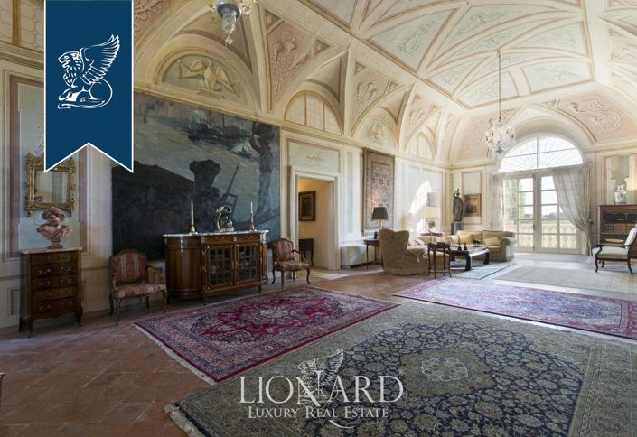 Image No.52-30 Bed Villa for sale