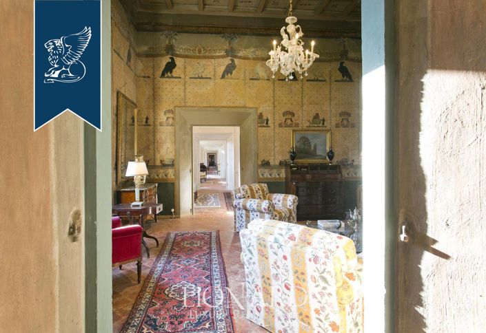 Image No.60-30 Bed Villa for sale