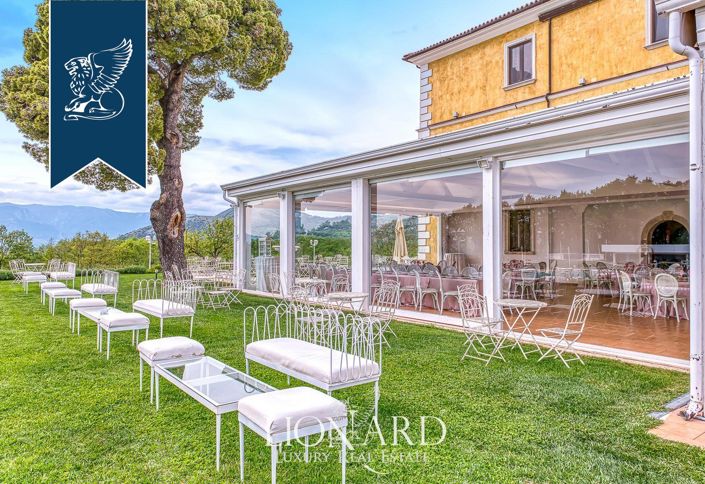 Image No.11-28 Bed Villa for sale