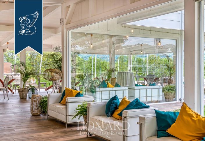 Image No.17-28 Bed Villa for sale