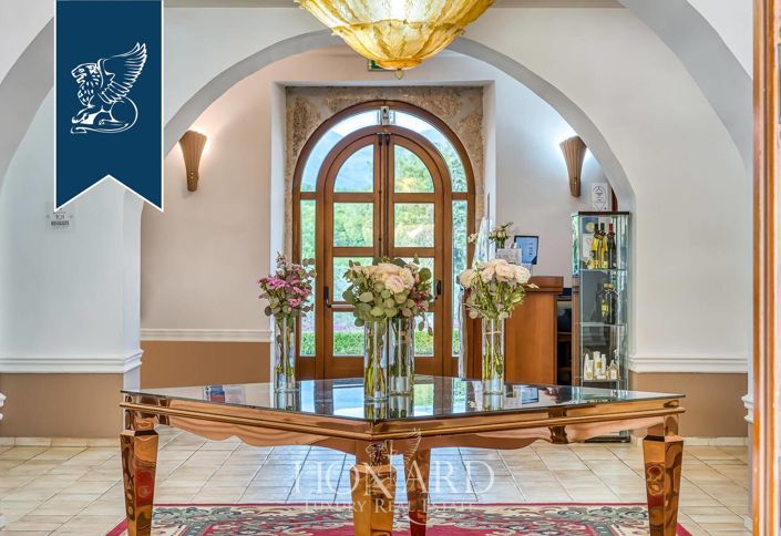 Image No.20-28 Bed Villa for sale