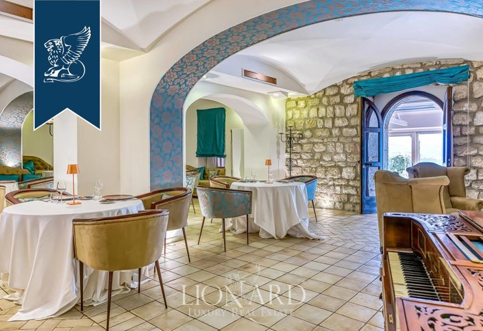 Image No.22-28 Bed Villa for sale