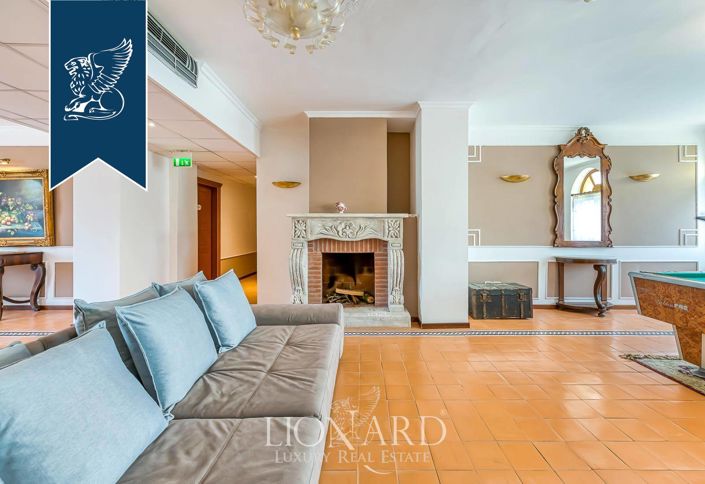 Image No.26-28 Bed Villa for sale