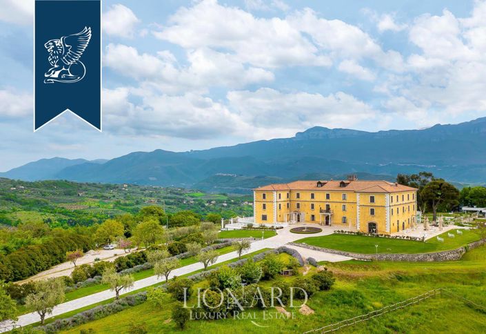 Image No.3-28 Bed Villa for sale