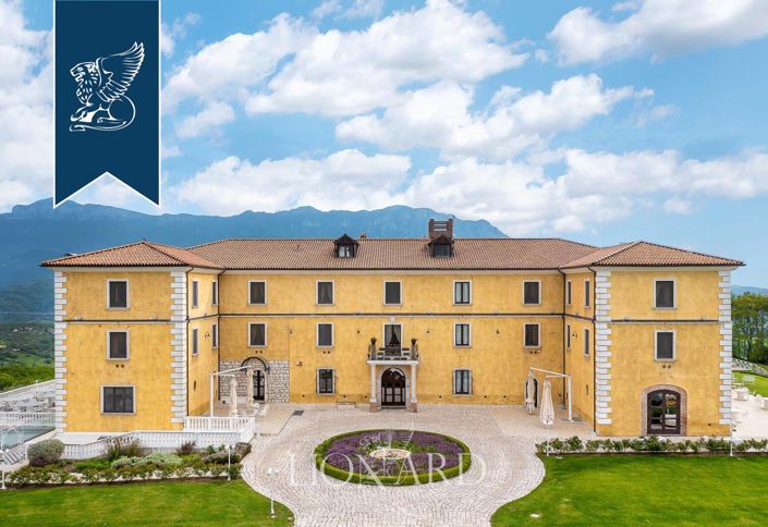 Image No.5-28 Bed Villa for sale