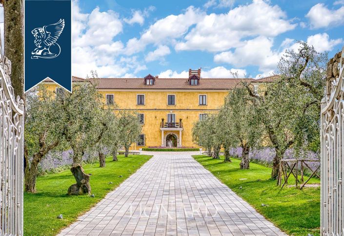 Image No.6-28 Bed Villa for sale