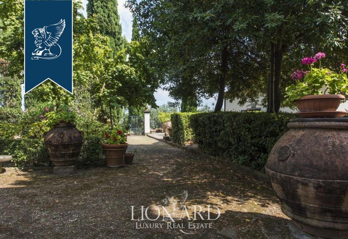 Image No.10-9 Bed Villa for sale