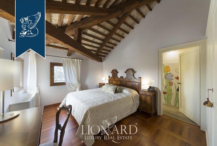 Image No.26-11 Bed Villa for sale